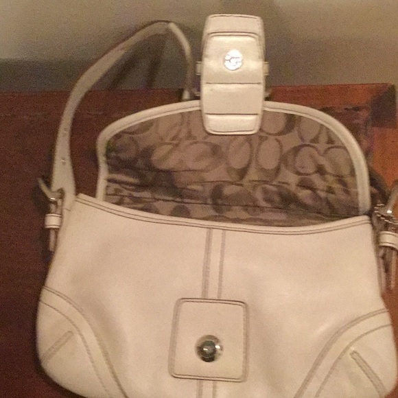 Coach, small hobo handbag - Picture 4 of 4